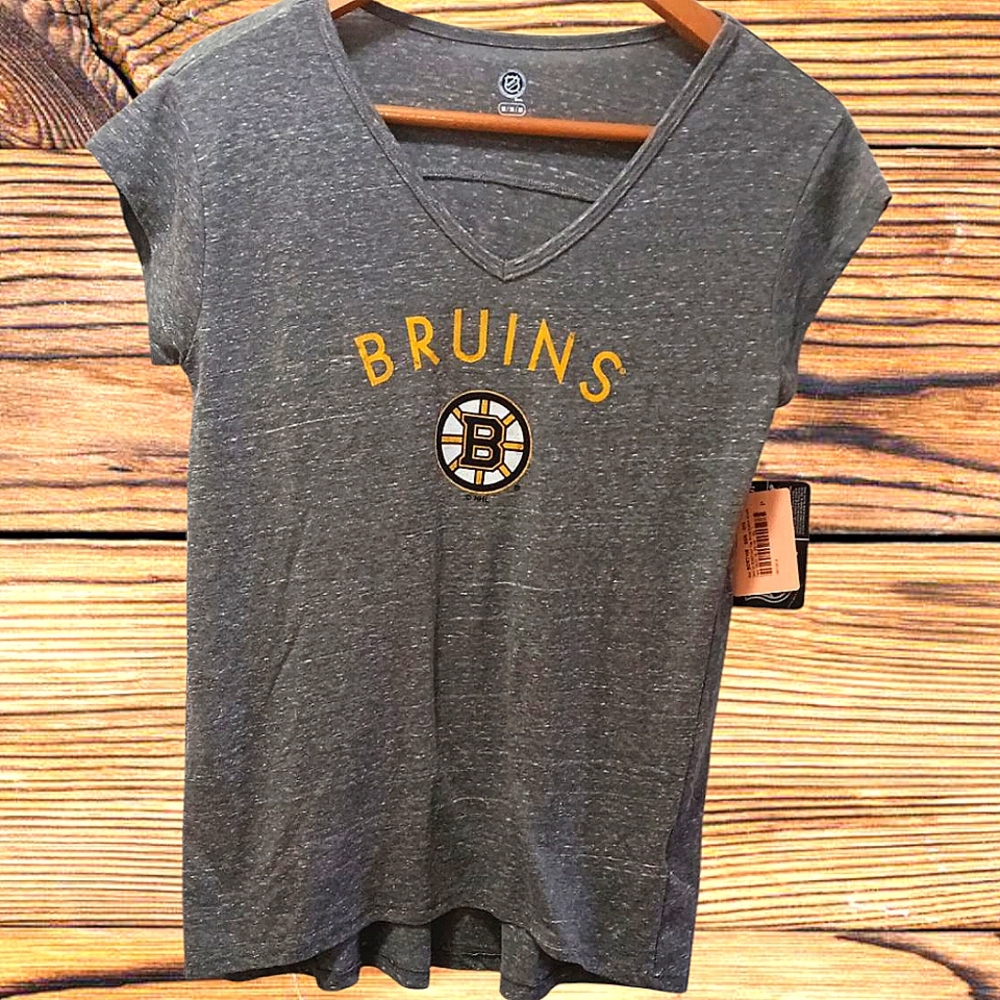 - Gray  Boston Bruins Women's V-Neck  Short Sleeve Tee. NWT